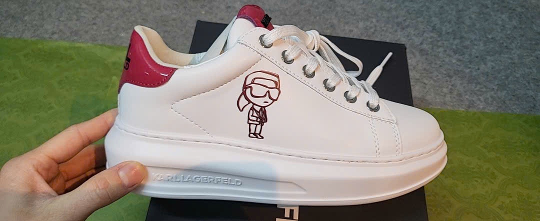 Giày Sneaker Karl trắng gót đỏ bóng