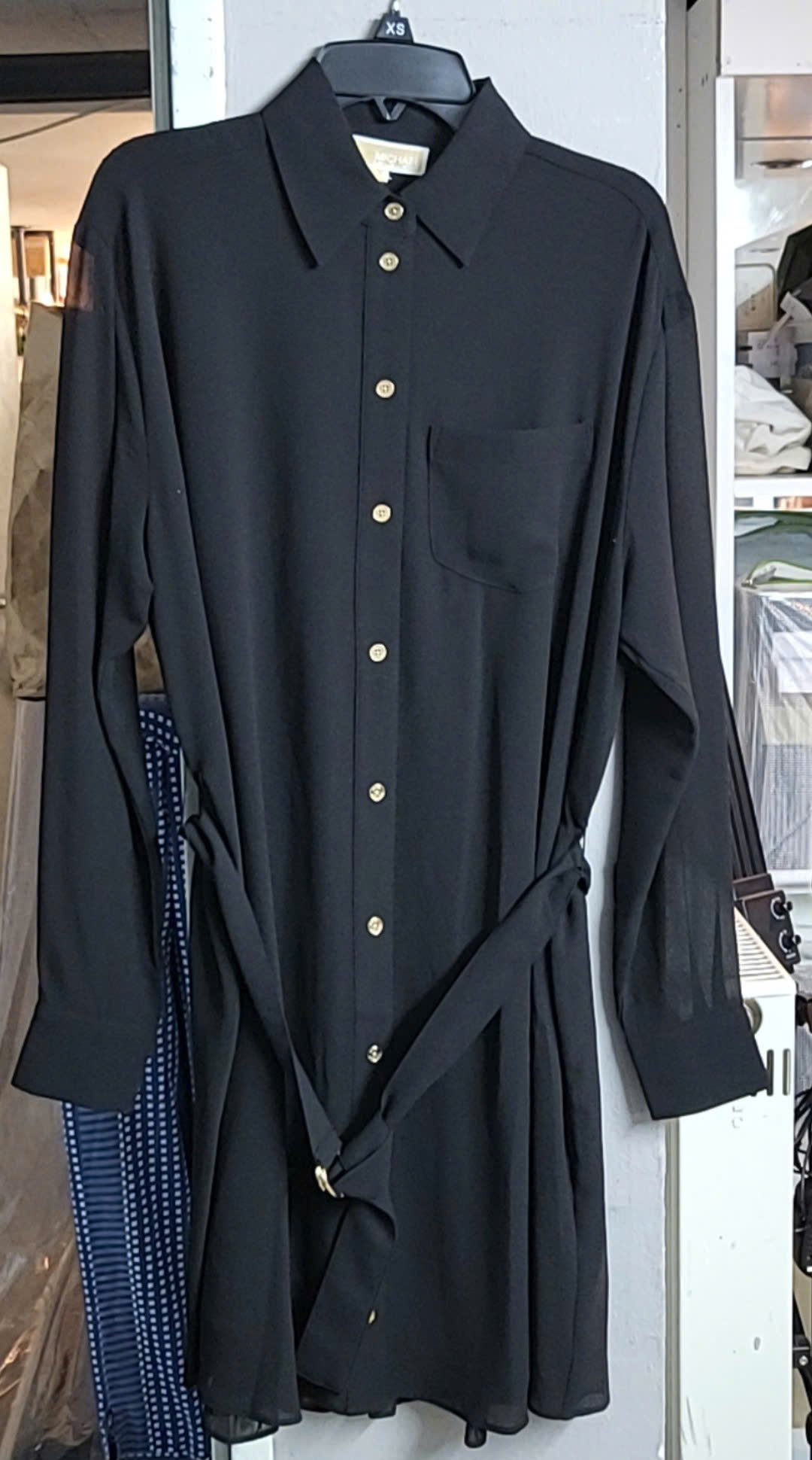 Váy MK Pleatback đen +belt khóa vàng - JS5832Y7R3