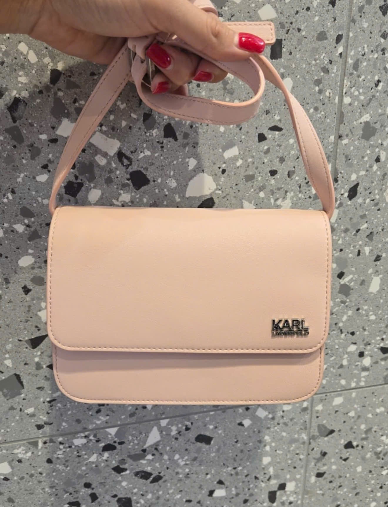 Túi Karrl Crossbody màu hồng - AWW30014 - KT 20*11*7