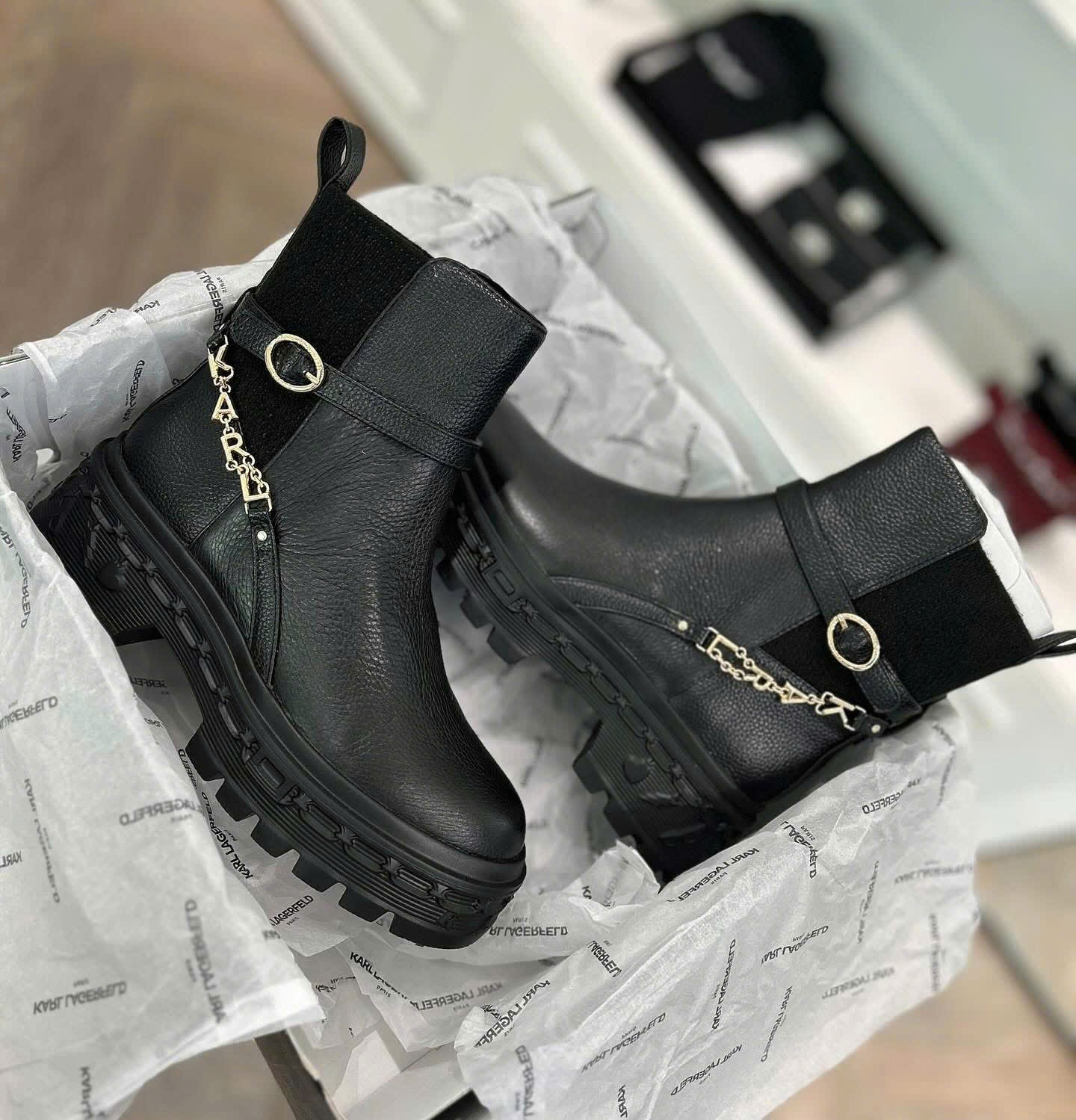 Boot Karl đen chunky charms- KLL354155- đế 6p- mũi 4p