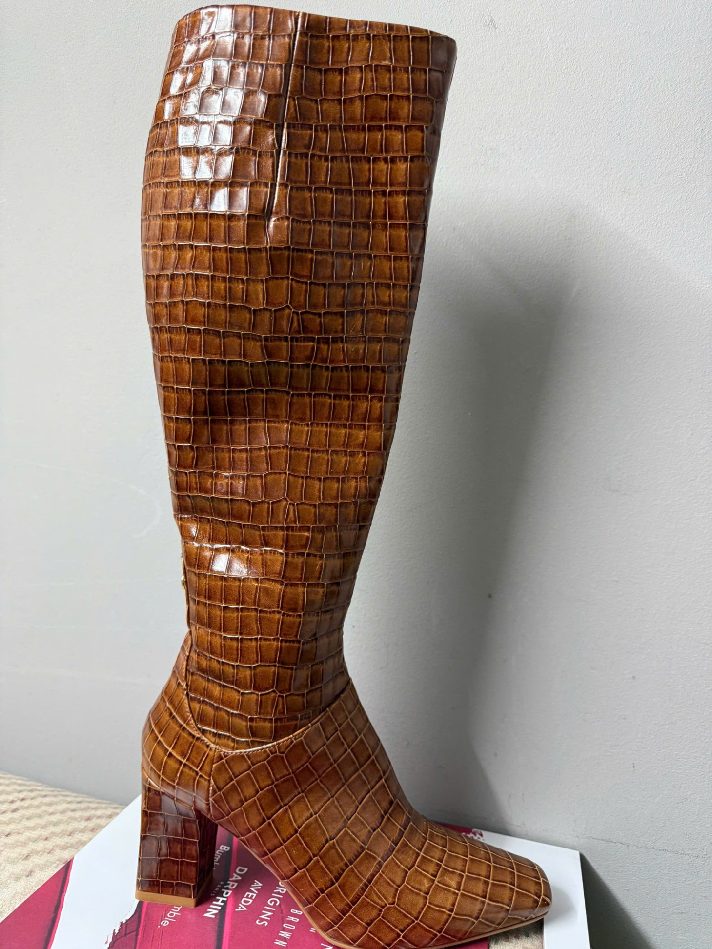 Boot nâu cổ cao vân da crocd - 37 (đã sử dụng)