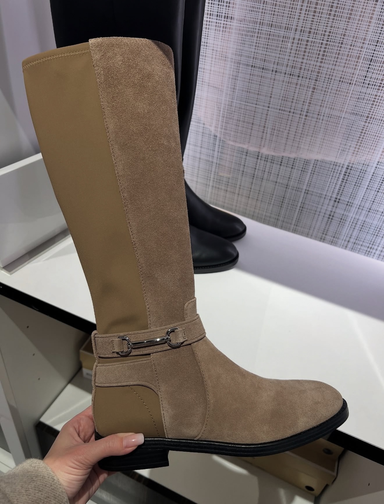 Boot MK da lộn màu nâu sáng logo bạc, kéo khoá 49F5CRFB5S