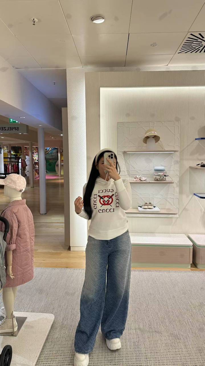 Áo Hoddie GG kid trắng logo chữ xanh 771624