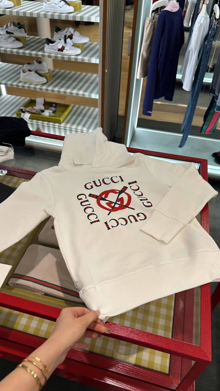 Áo Hoddie GG kid trắng logo chữ xanh 771624