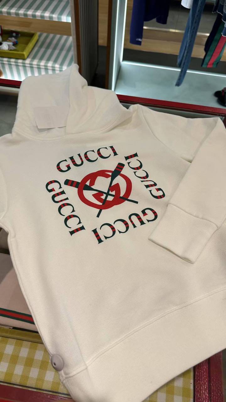 Áo Hoddie GG kid trắng logo chữ xanh 771624
