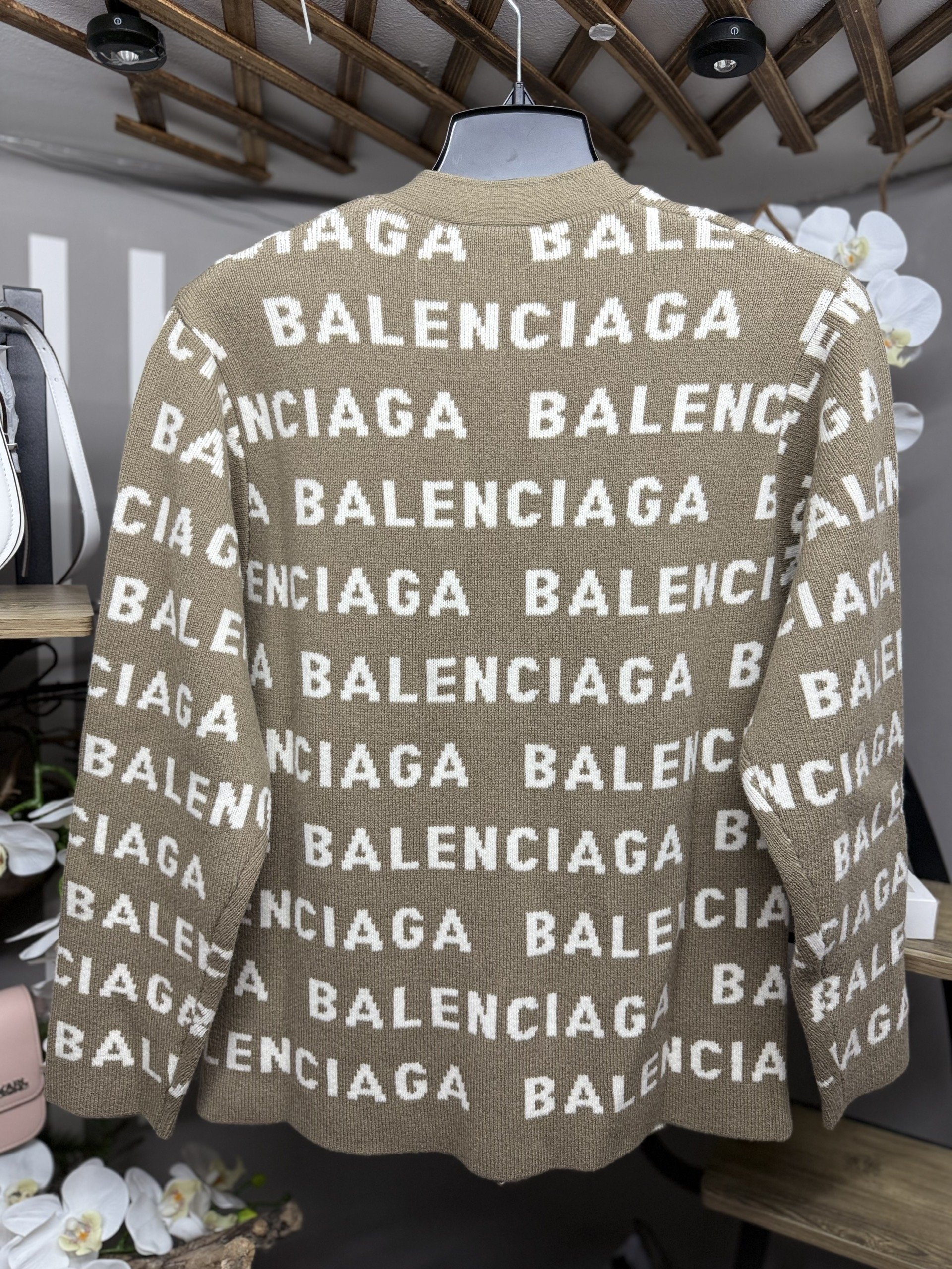 Áo cardigan Balenciaga nâu full logo - SNV - 766414