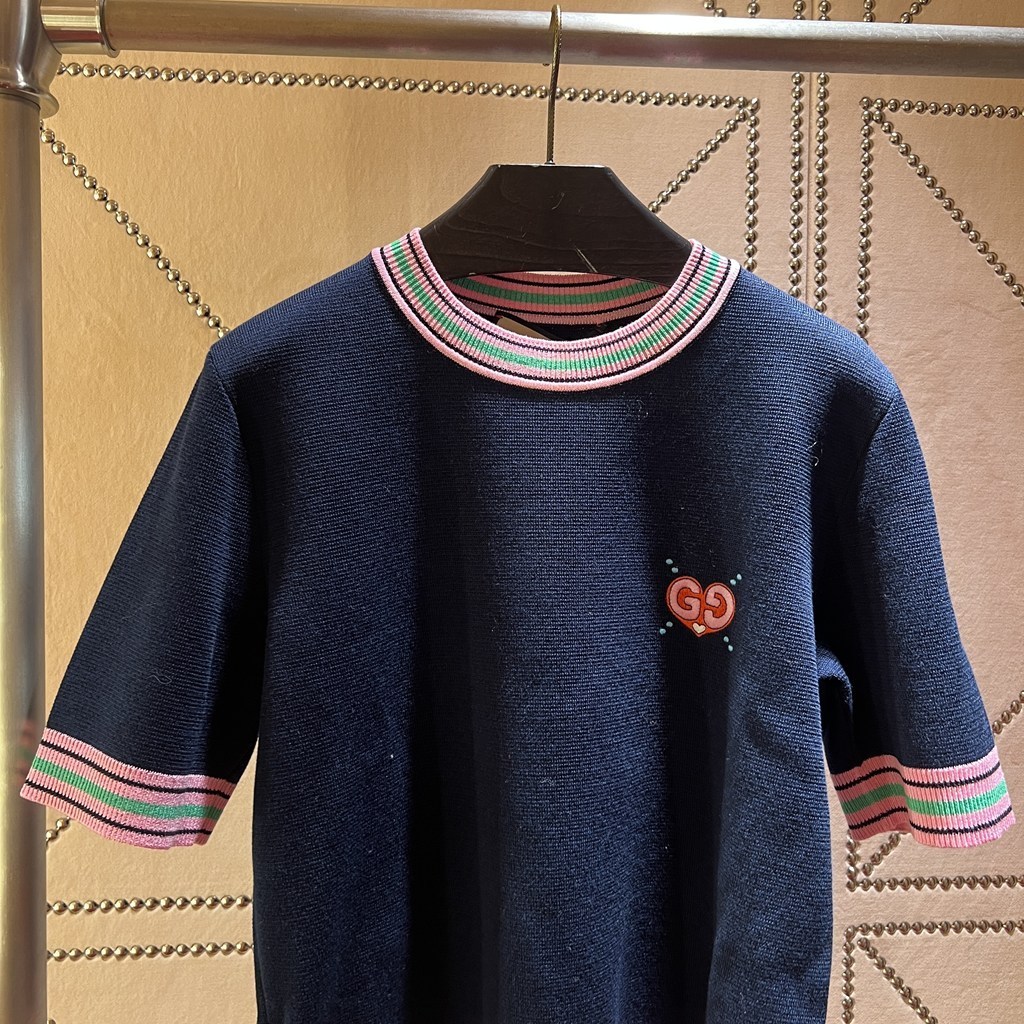 Áo len GG xanh navy nền hồng logo thêu - SNV - 782254