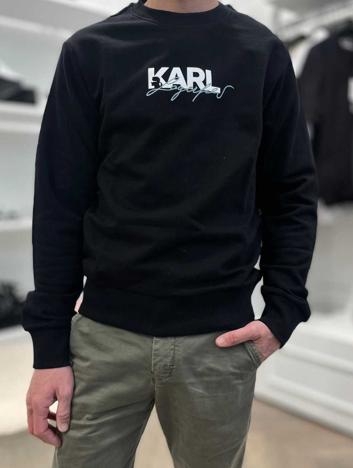 Áo nỉ Karl nam đen logo trắng xanh - BSM20007