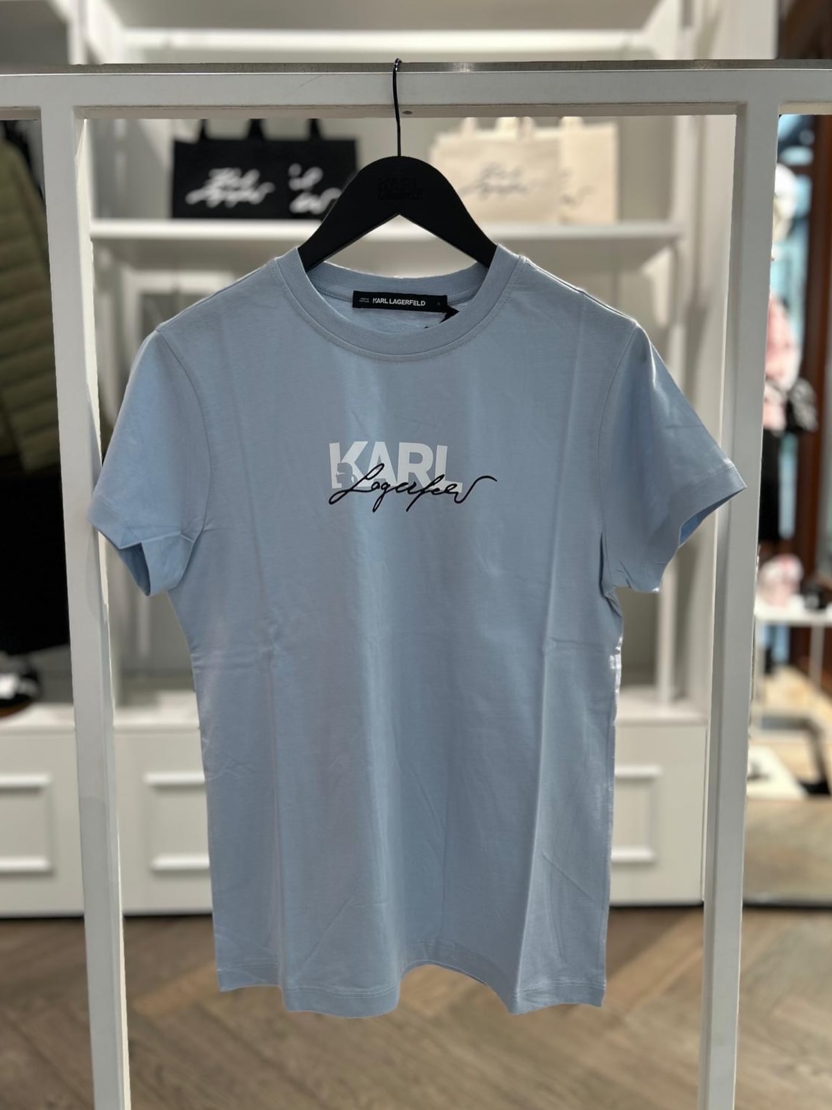 Áo phông Karl xanh logo trắng đen - BSW17011