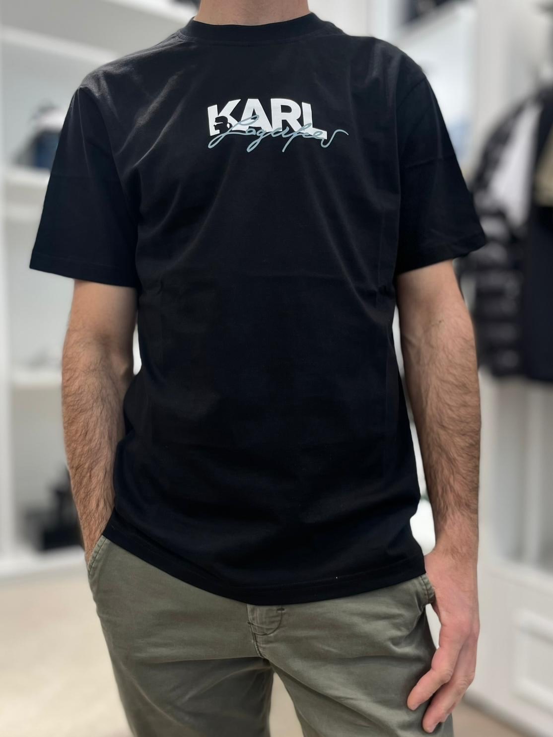 Áo phông nam Karl đen trắng logo xanh - BSM17008