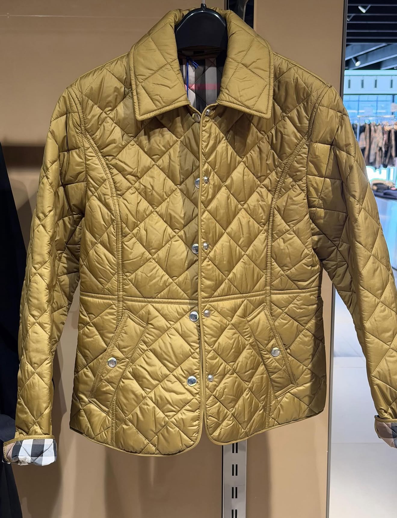 BBR trần trám Oliver green - B6667