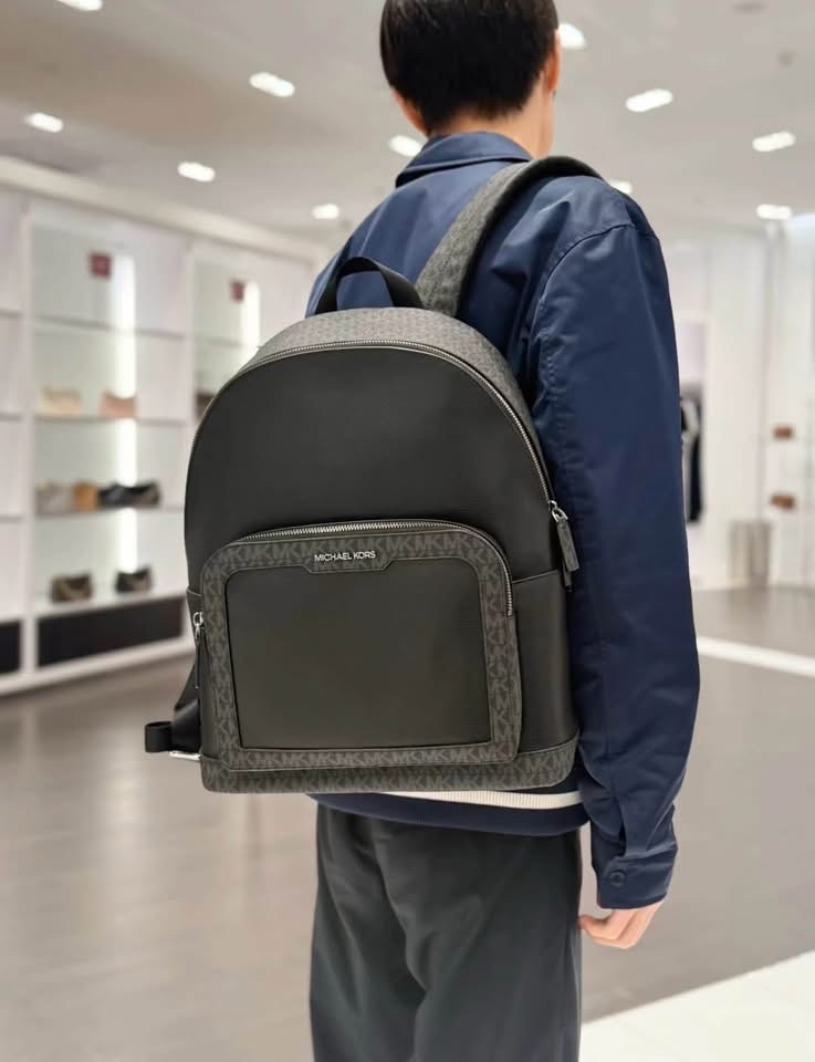 Balo MK màu đen viền logo - 37R6LCOB2L - KT:30x40x13