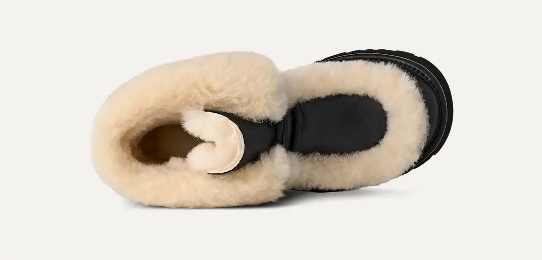 Boot UGG esmee lace up viền lông be - màu đen - chịu lạnh đến âm 20độ - có thể đi tuyết, mưa nhẹ vừa