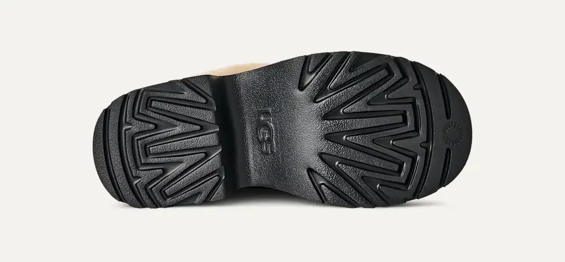 Boot UGG esmee lace up viền lông be - màu đen - chịu lạnh đến âm 20độ - có thể đi tuyết, mưa nhẹ vừa