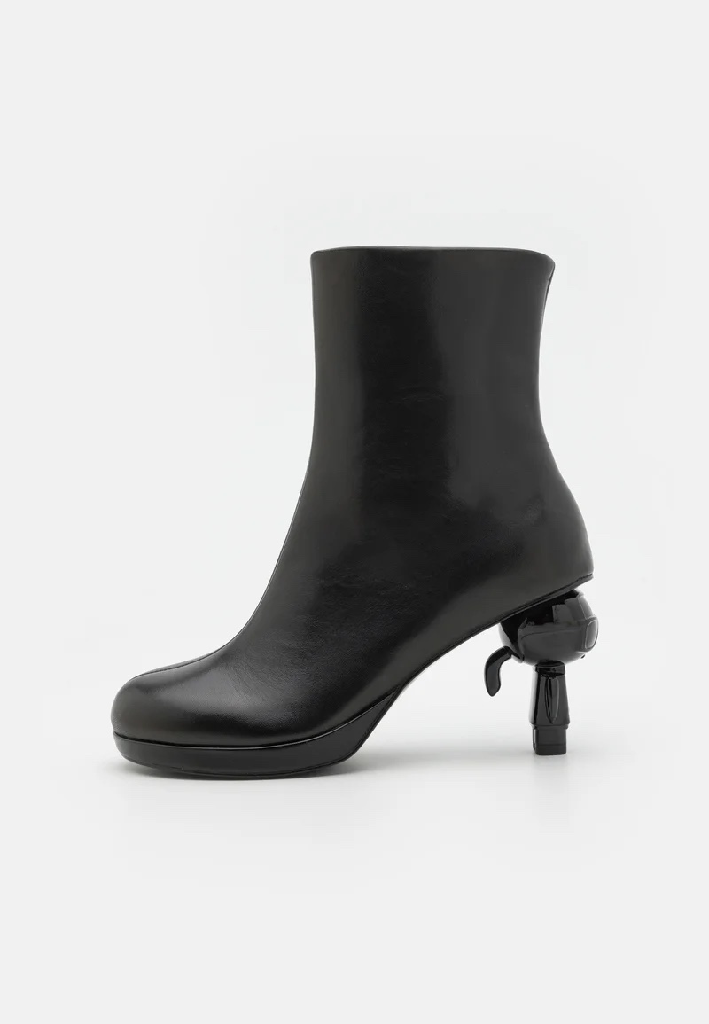 Boot ngắn Karl đen da mềm, khóa kéo gót logo ikonick - KL93945 - 8 phân