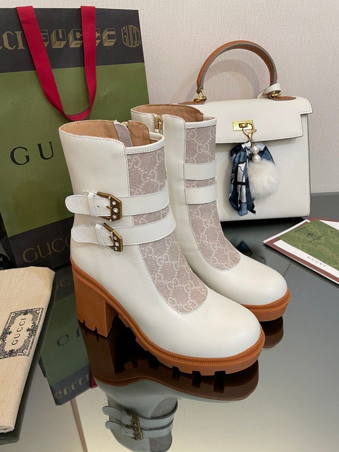 Crystal buckle GG Ankle boots hill - trắng - 701100 - SNV