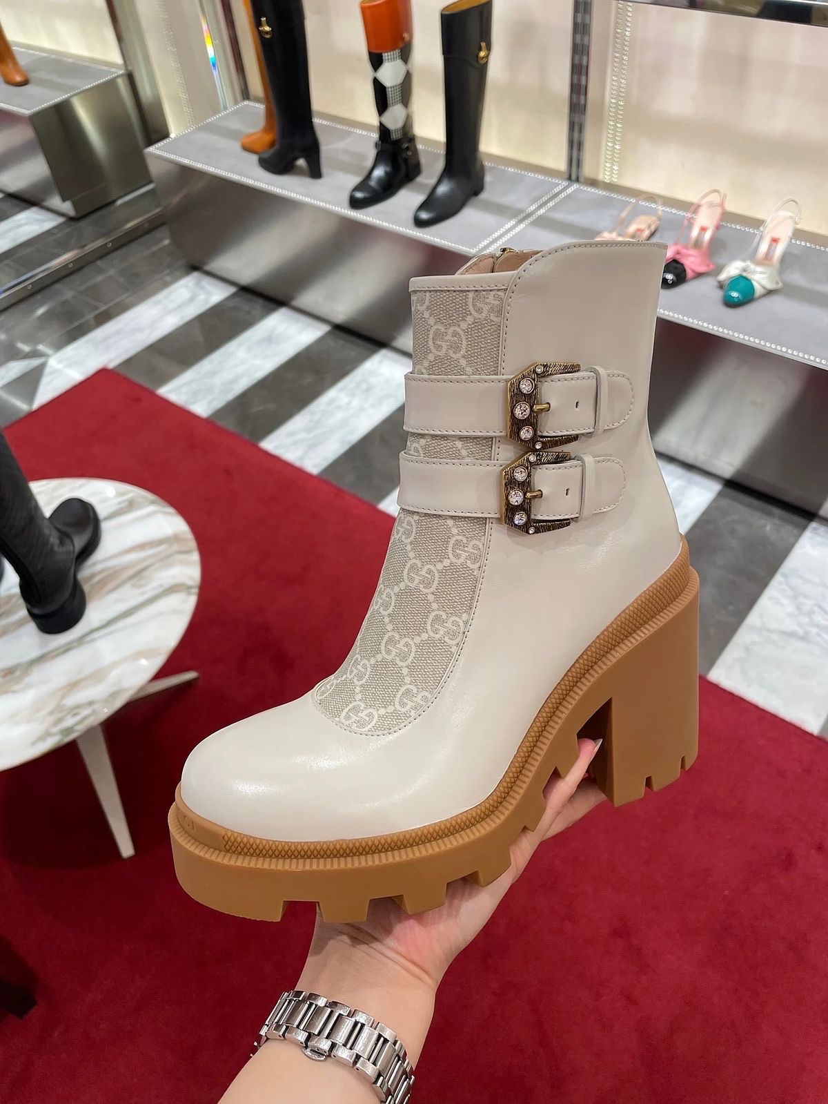 Crystal buckle GG Ankle boots hill - trắng - 701100 - SNV
