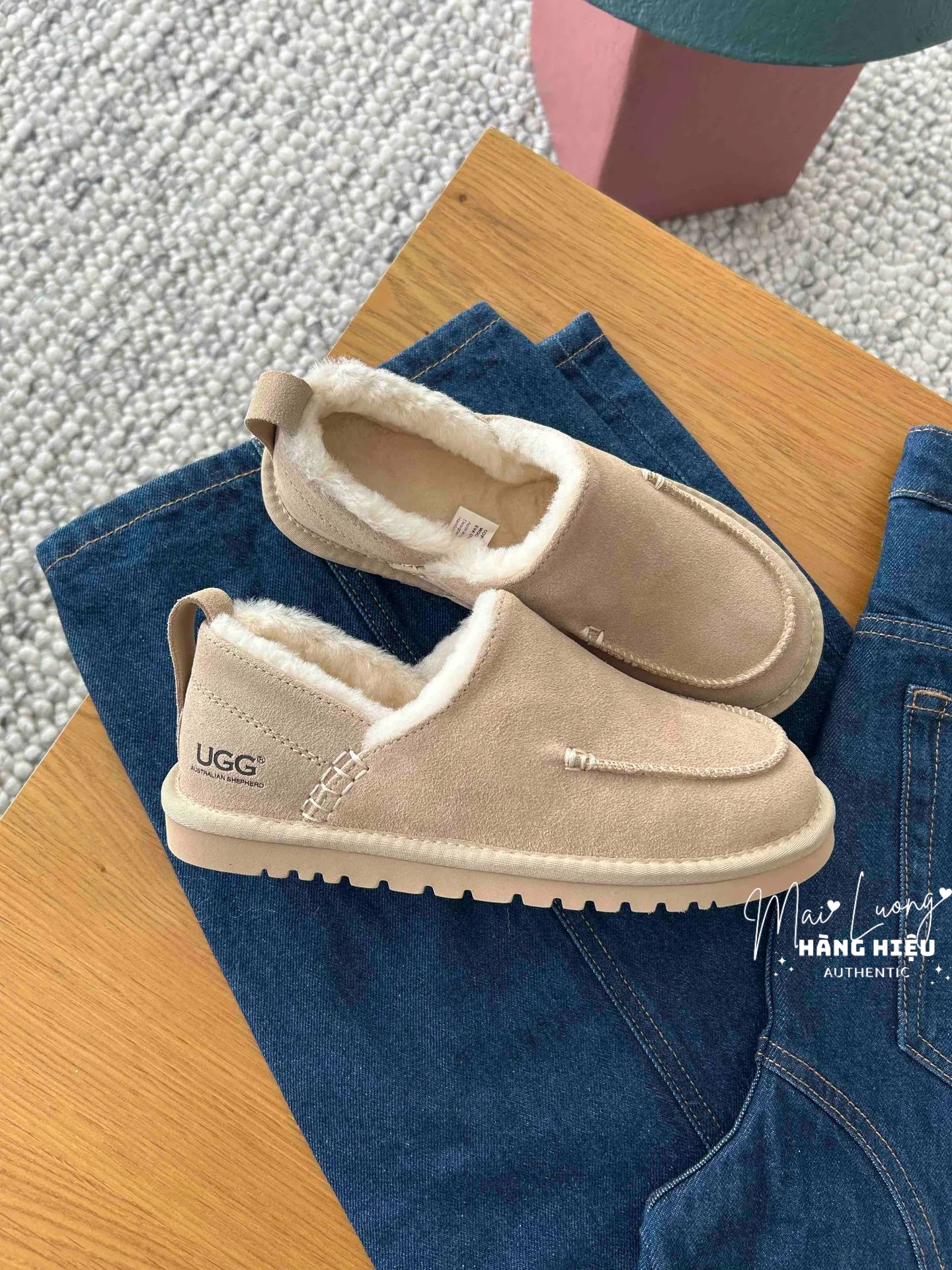 Giày UGG loria pull on màu be kem
