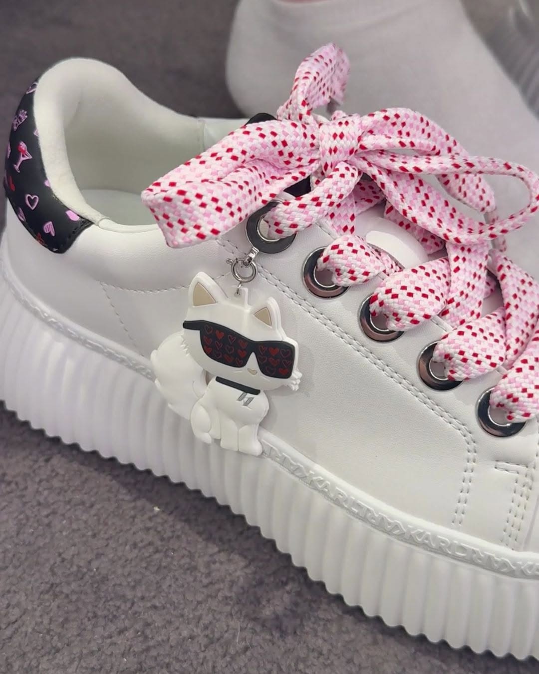 Giày sneaker karl trắng dây hồng tím + charm mèo - KLL94326 - Đế 6 mũi 4