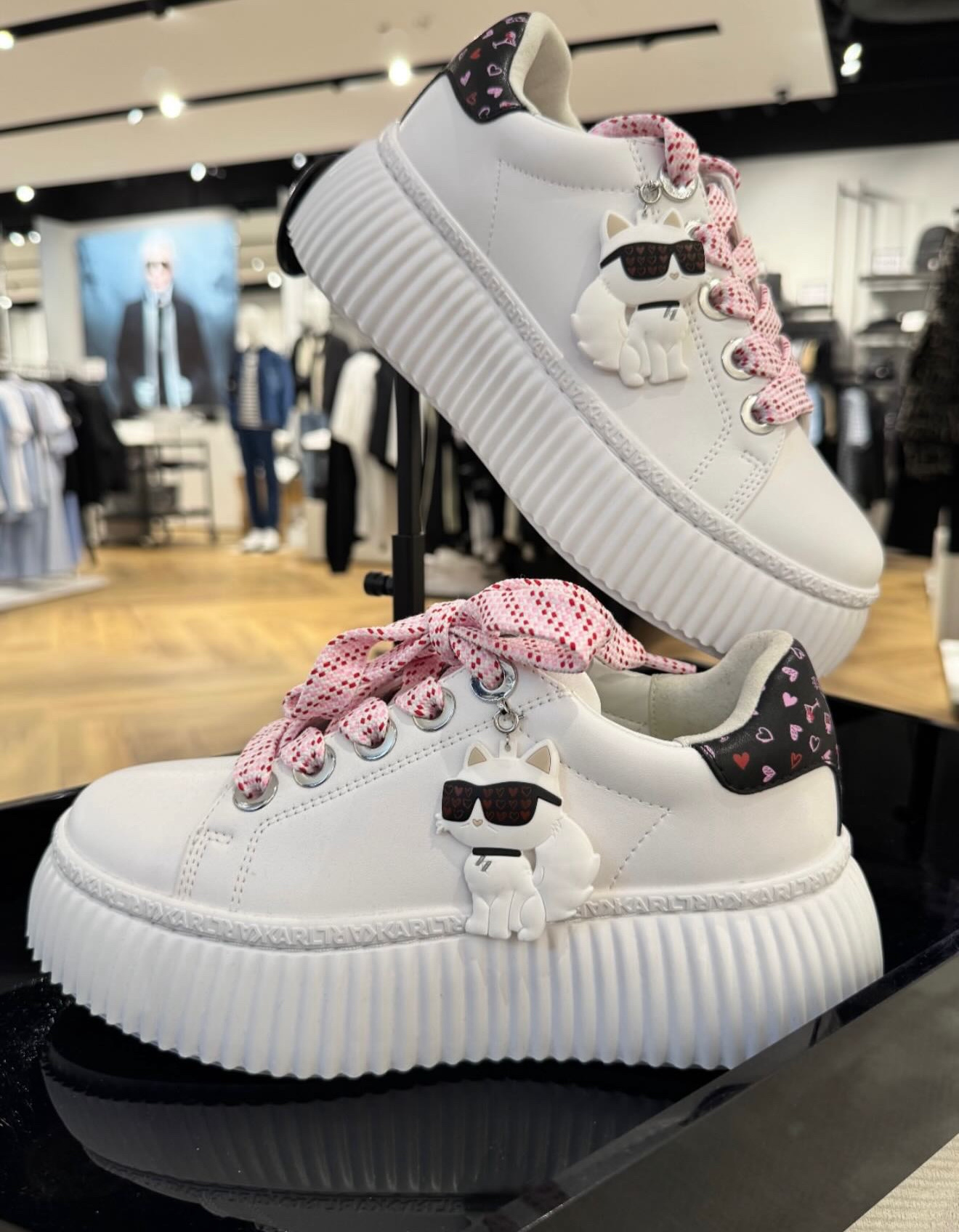 Giày sneaker karl trắng dây hồng tím + charm mèo - KLL94326 - Đế 6 mũi 4