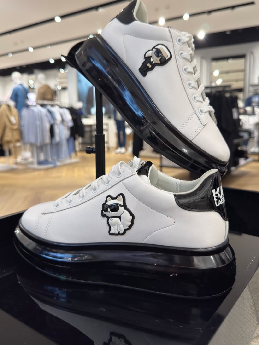Giày sneaker karl trắng đế + gót đen logo ikonik & mèo- KL96630N - Đế 5 mũi 3