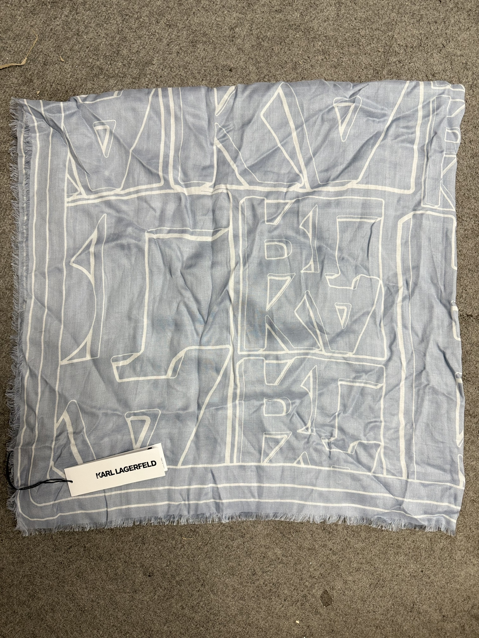 Khăn Karl màu xanh logo trắng vải modal - BSW33005 (KT: 110 × 110)