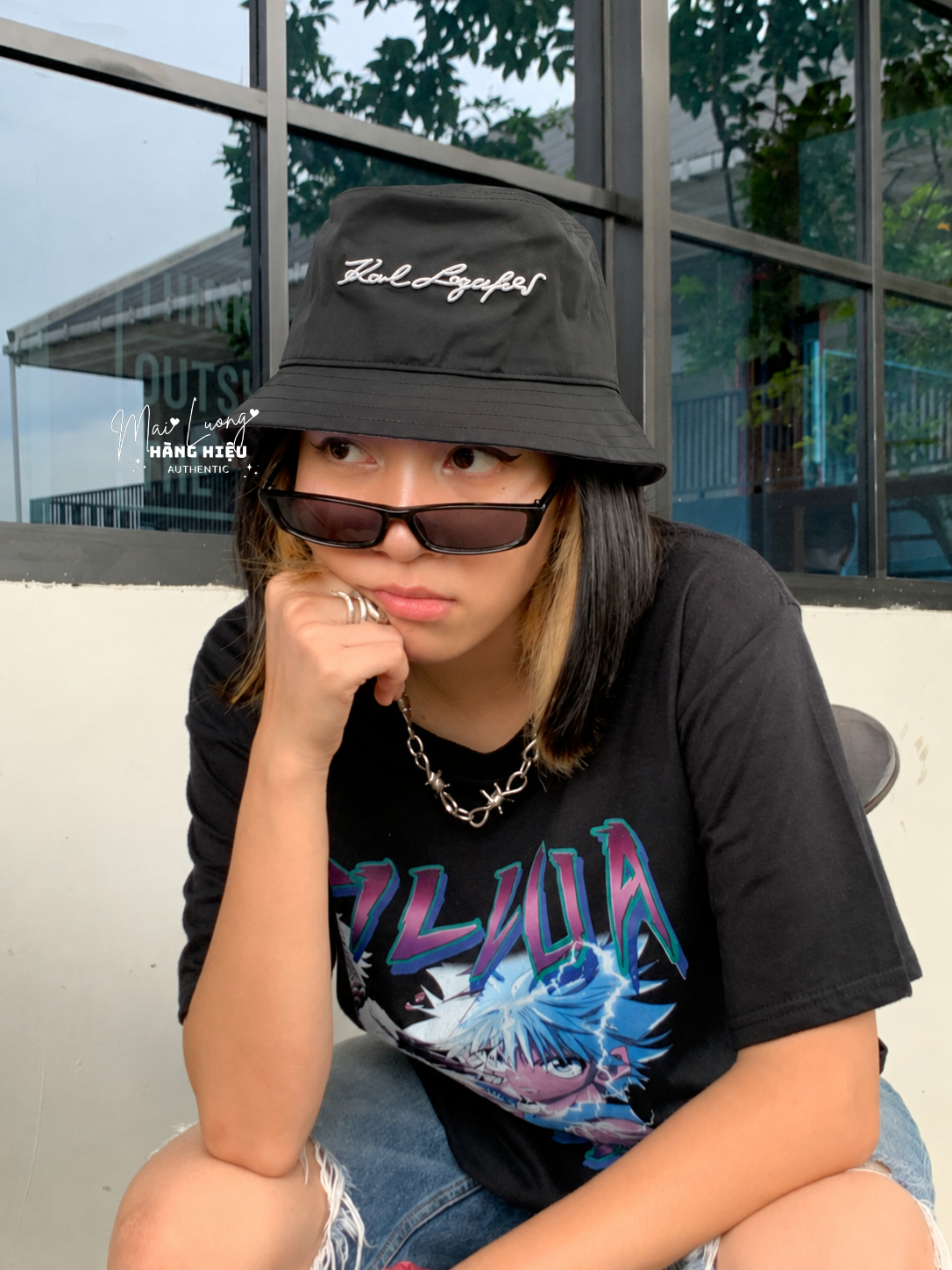 Mũ karl bucket signature đen logo thêu - 21W3402