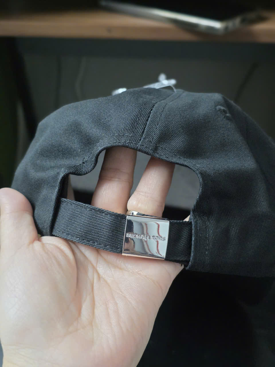 Mũ lưỡi trai MK đen logo đính đá MKWC 560483