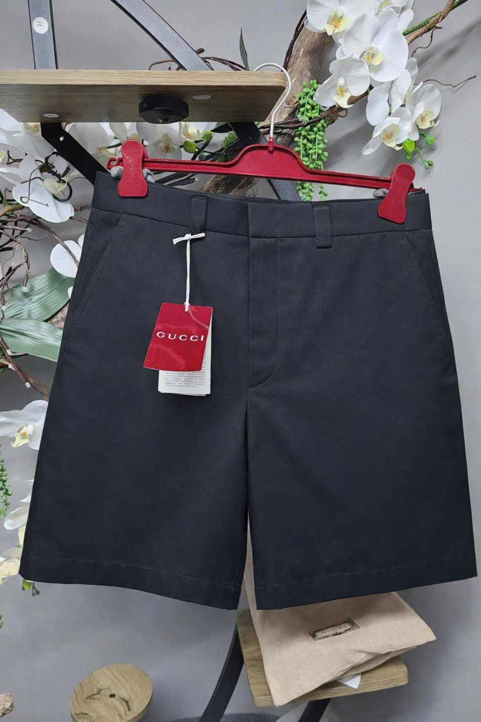Quần short kaki nam GG màu đen (SNV) 784043