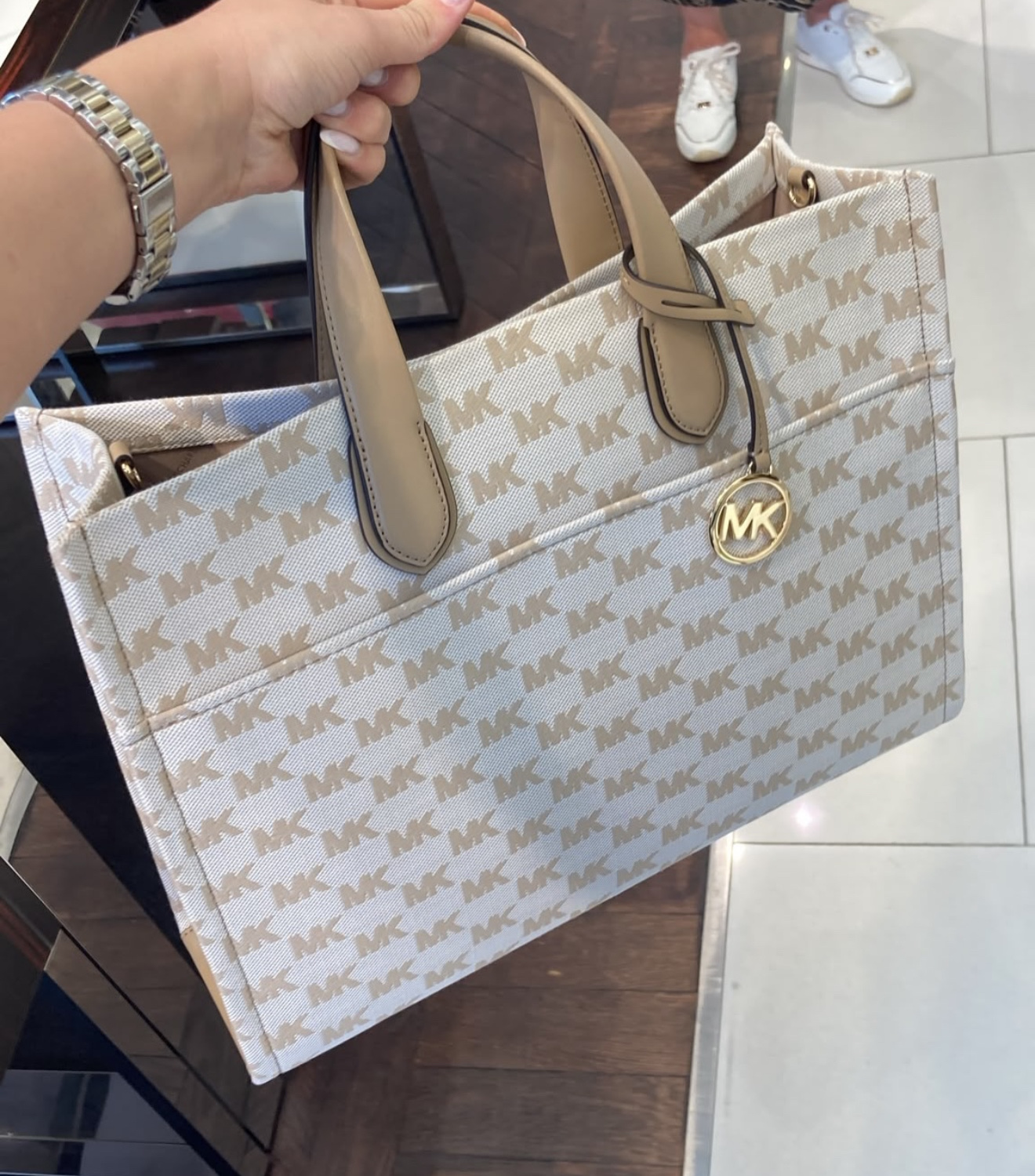 Shopper MK Gigi màu kaki logo - 38S5G3GT3J (KT: 37 / 30 / 10)