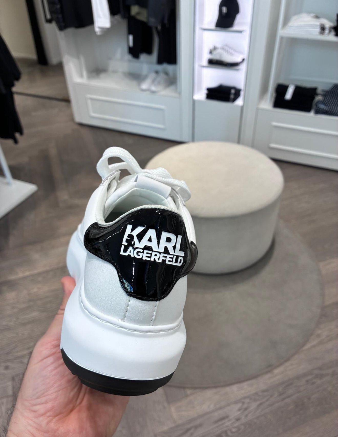 Sneaker Karl nam trắng gót đen logo chữ ký đen - Cao 4p - KL95710A