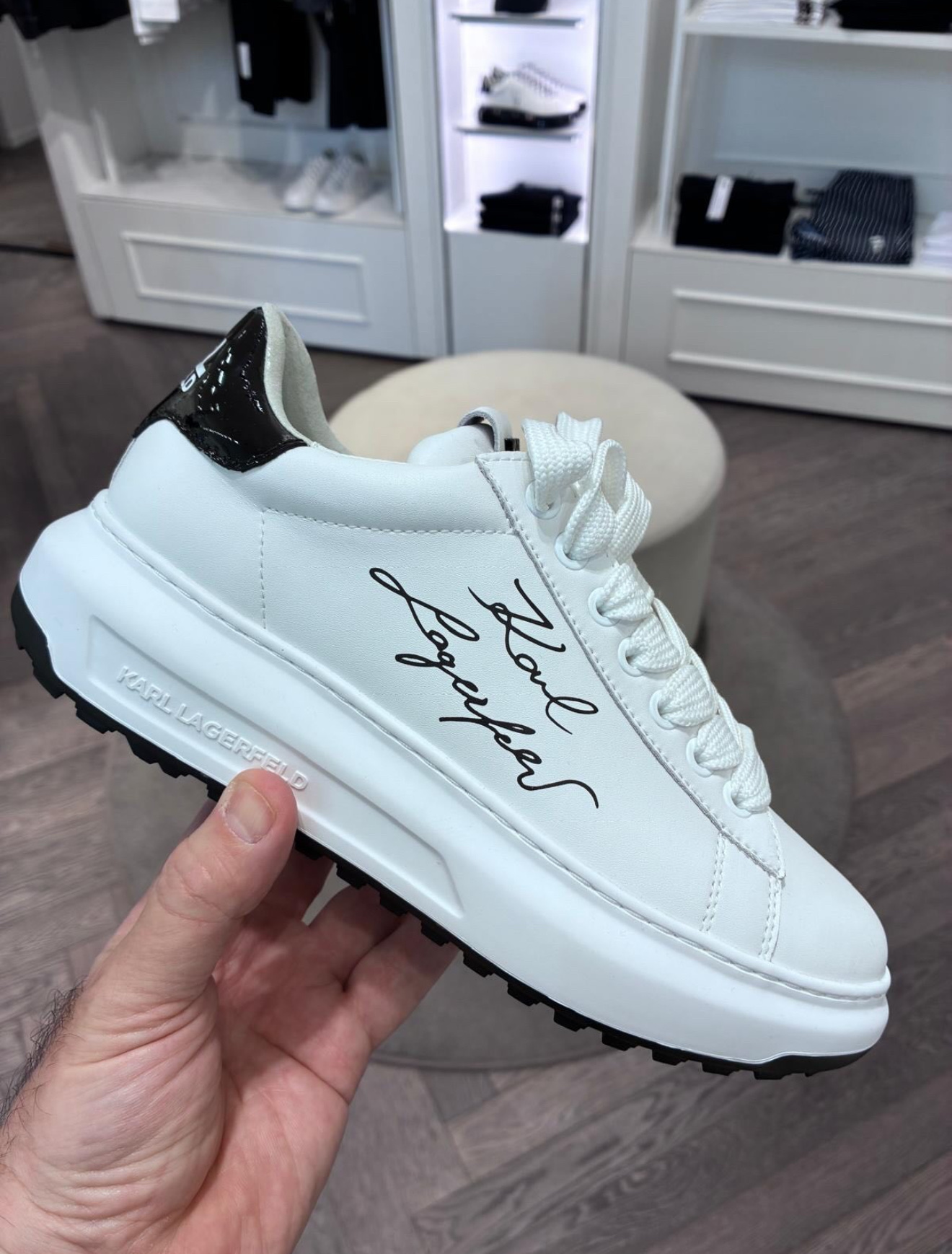 Sneaker Karl nam trắng gót đen logo chữ ký đen - Cao 4p - KL95710A