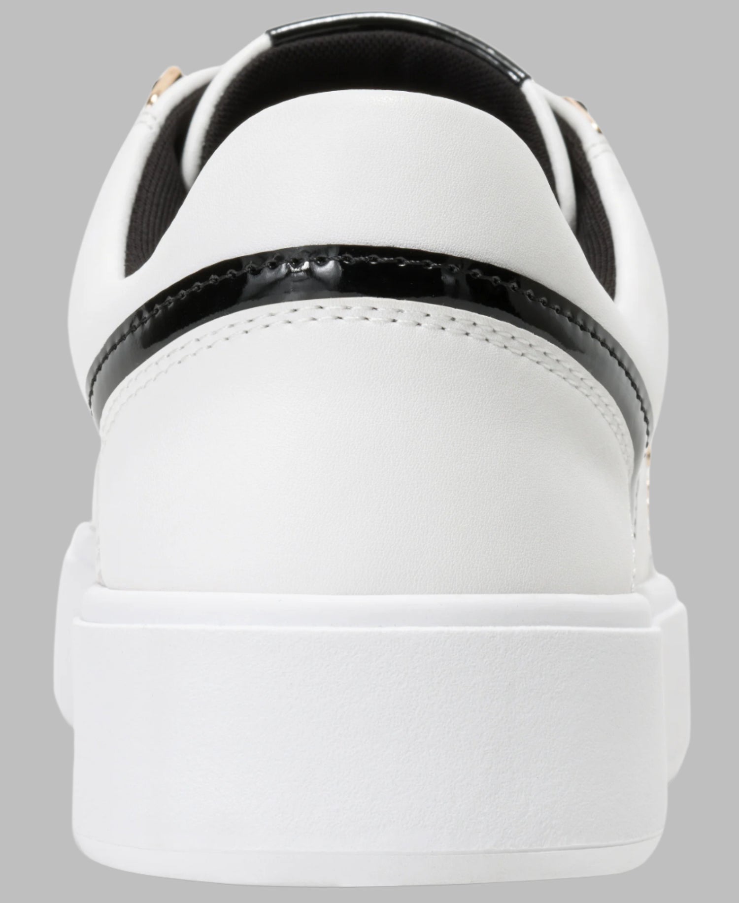 Sneaker Karl trắng phối đen đính ngọc trai KL351025