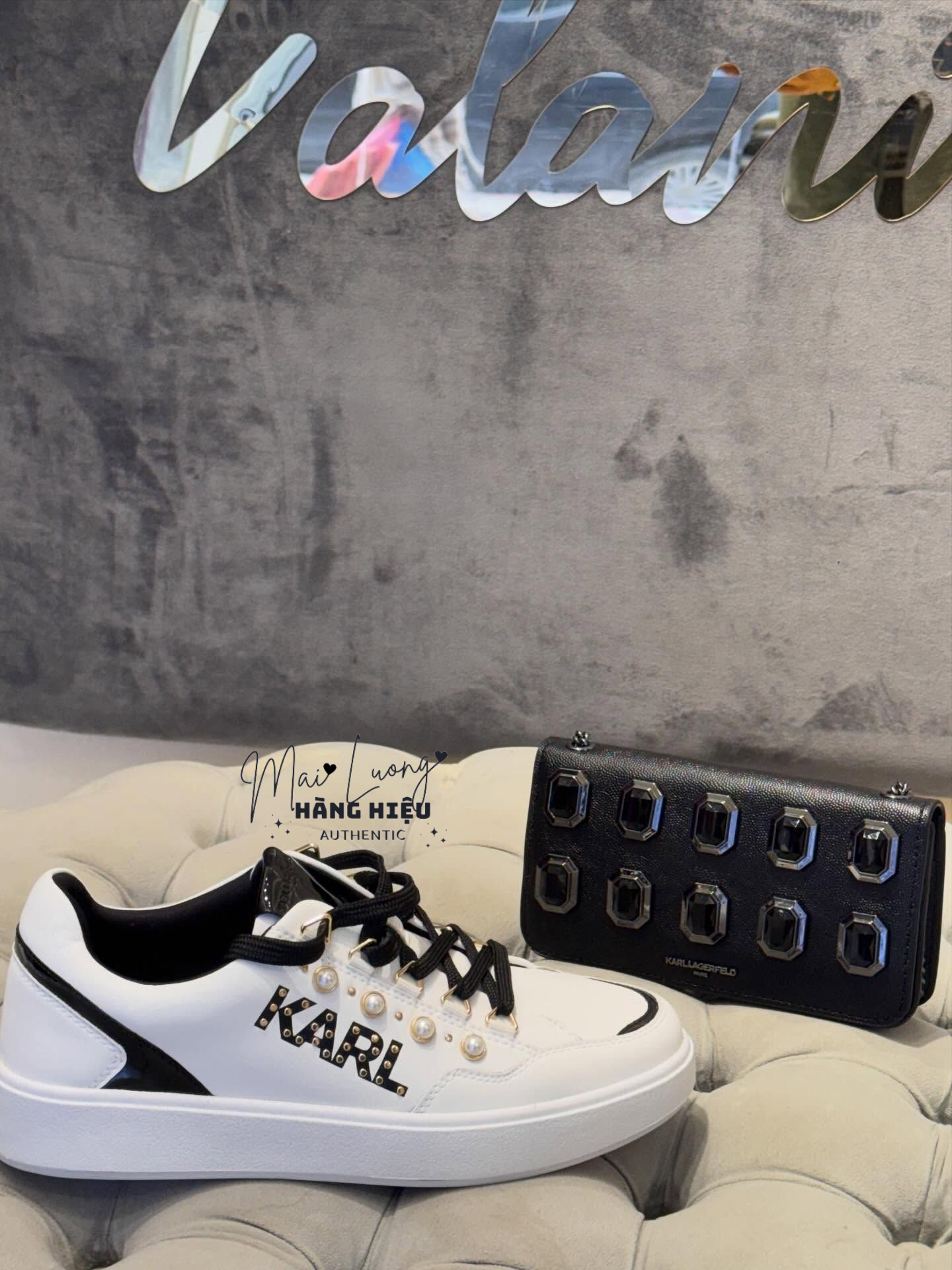 Sneaker Karl trắng phối đen đính ngọc trai KL351025
