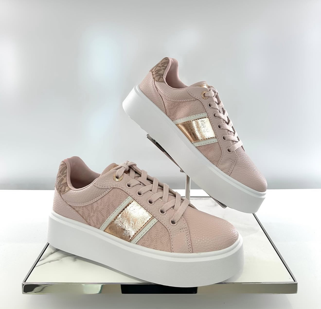 Sneaker MK hồng đế trắng - 49F5RMFS2B