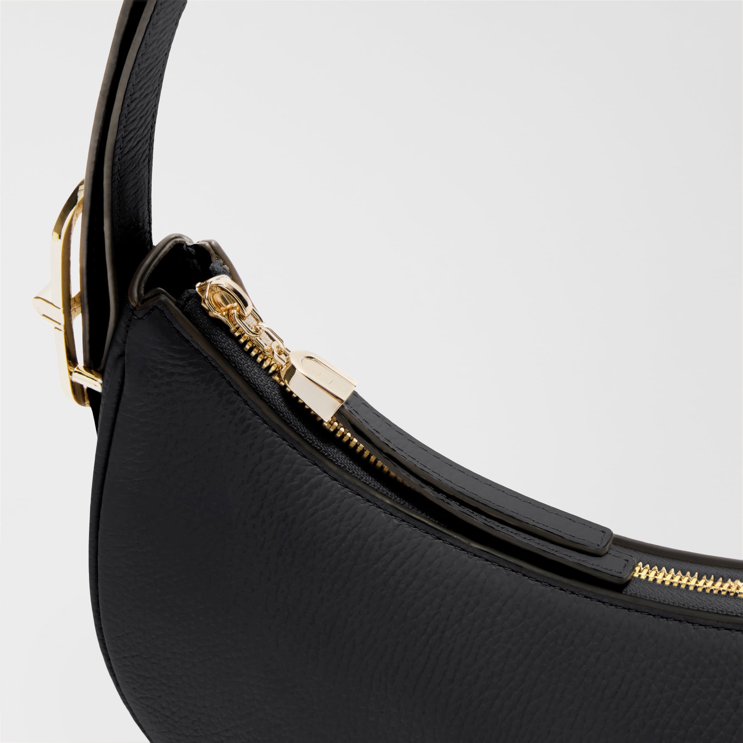 Túi Furla Mialuna S màu đen - KT: 23x13x8