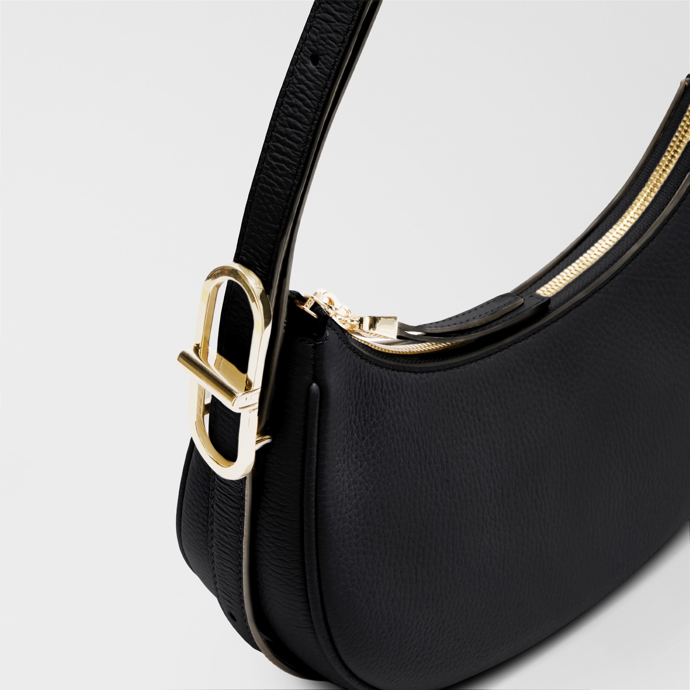 Túi Furla Mialuna S màu đen - KT: 23x13x8