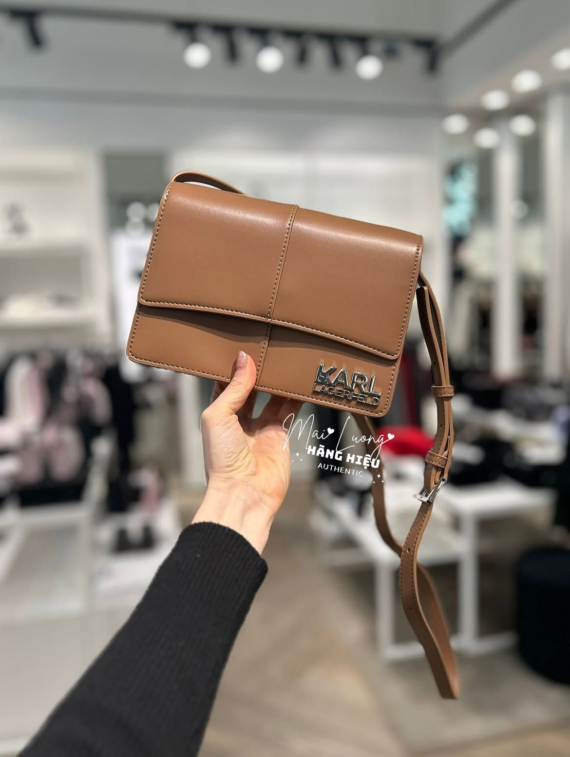 Túi Karl kore logo bạc màu nâu - BSW30007 - KT: 19x14x7