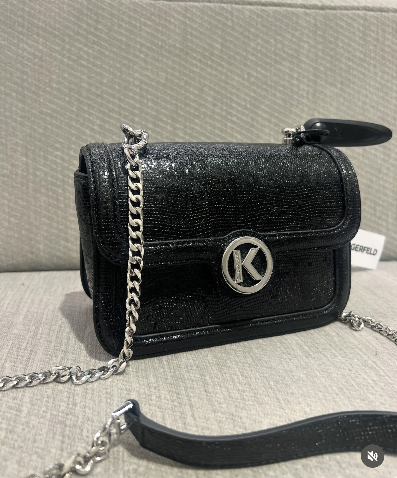 Túi Karl màu đen vân rắn - logo k bạc - AWW30075 - KT: 18*11*8
