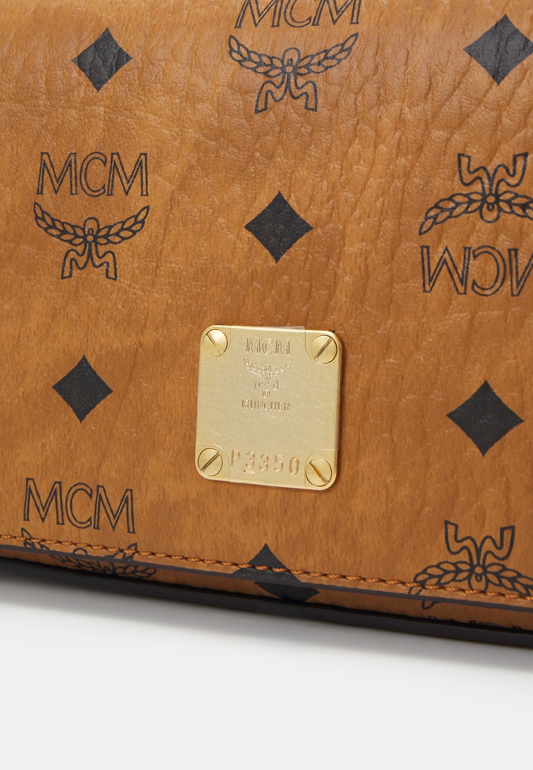 Túi MCM Aren Visetos Crossbody màu cognac họa tiết - 21x9x5