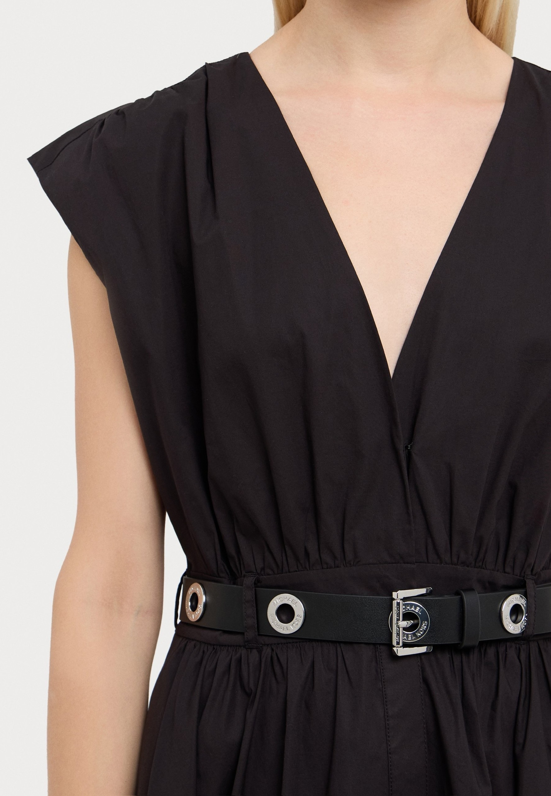 Váy MK đen sát nách + belt - MT482F5F4C