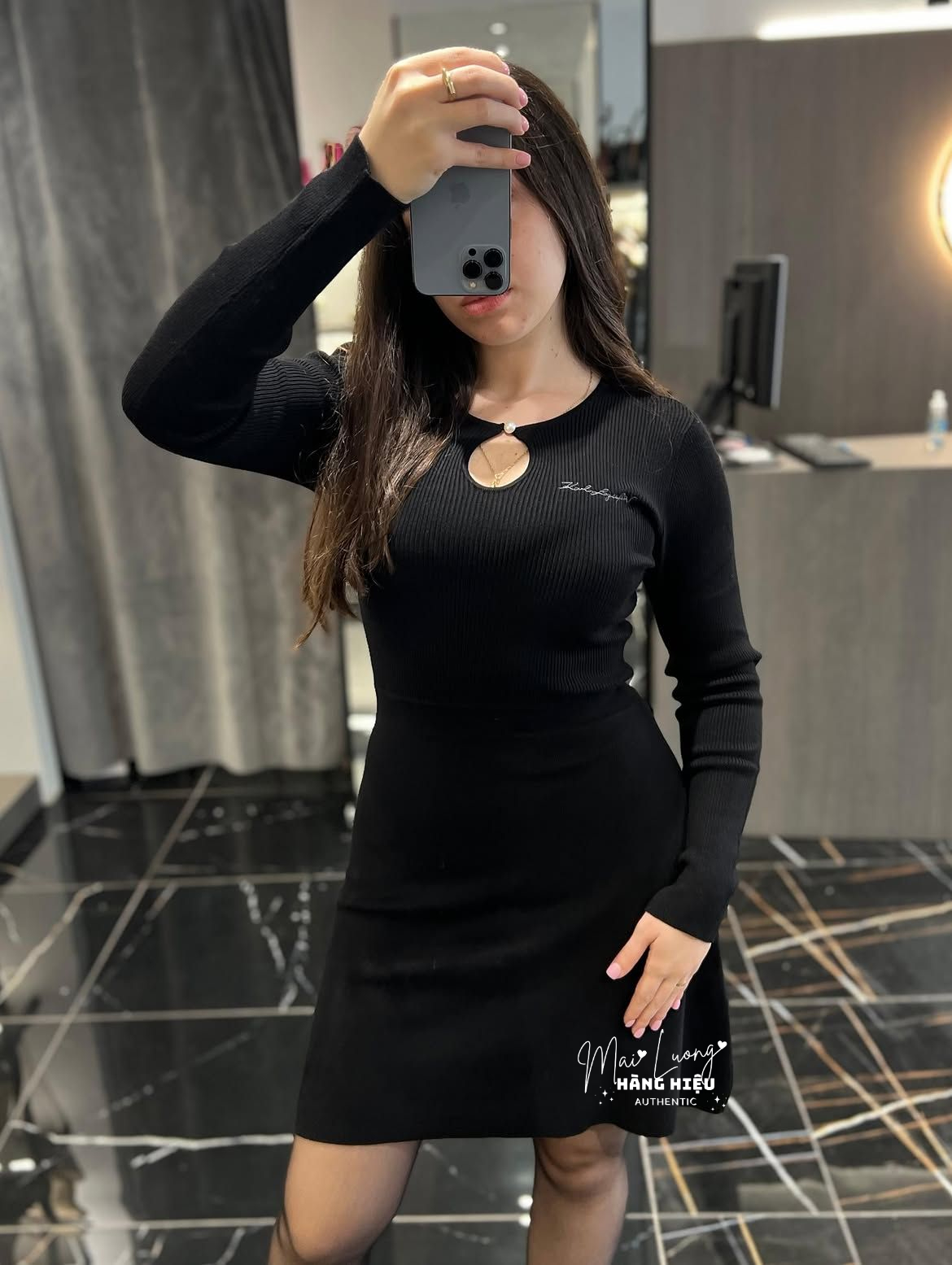 Váy len Karl đen dài tay chân xòe - AWW13028