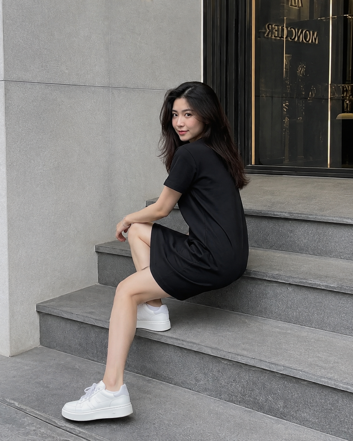 Váy suông ngắn tay Karl logo K đen - ARW13003