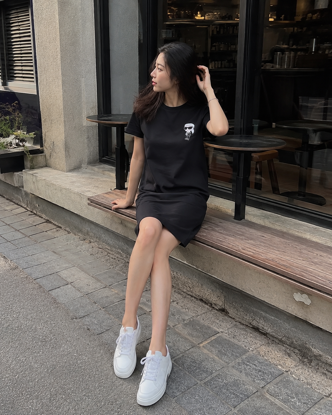 Váy suông ngắn tay Karl logo K đen - ARW13003