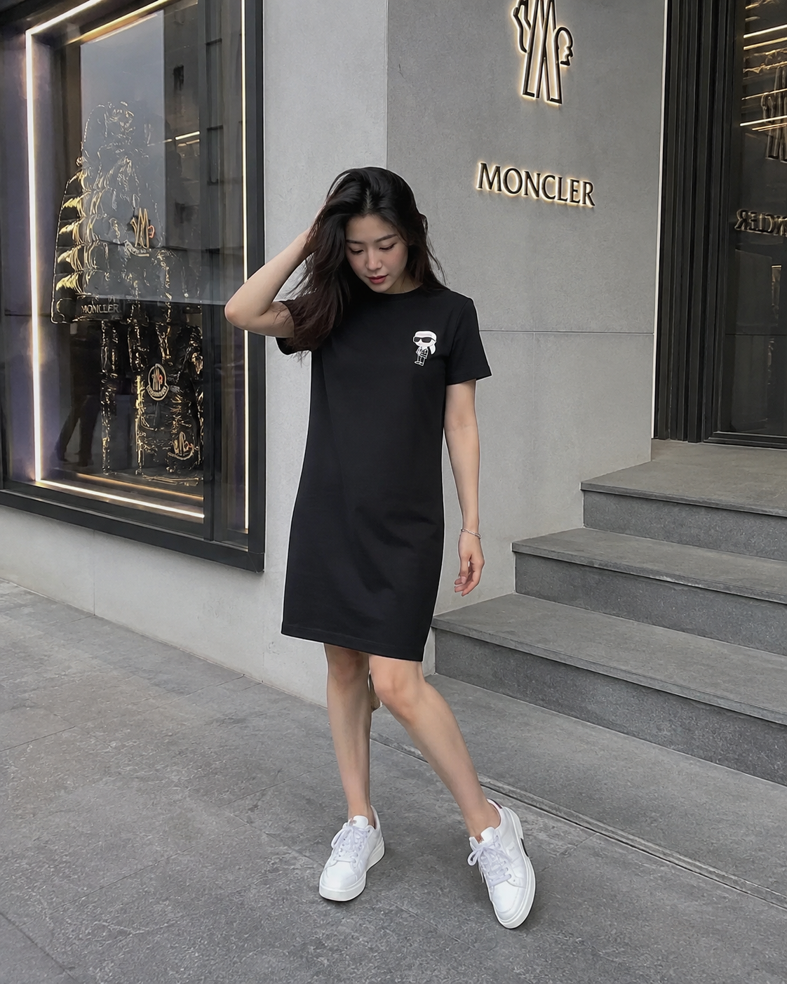 Váy suông ngắn tay Karl logo K đen - ARW13003