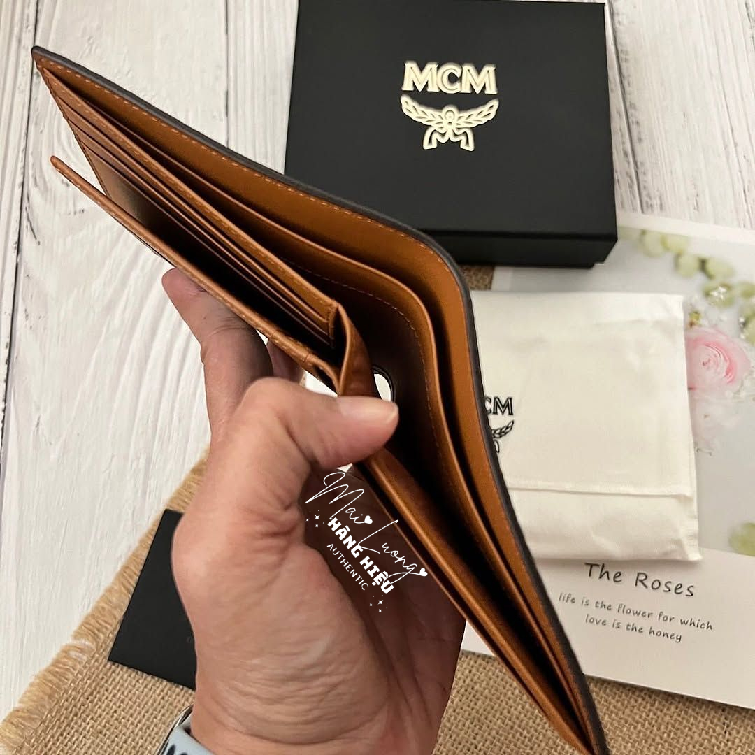 Ví MCM nâu họa tiết monogram
