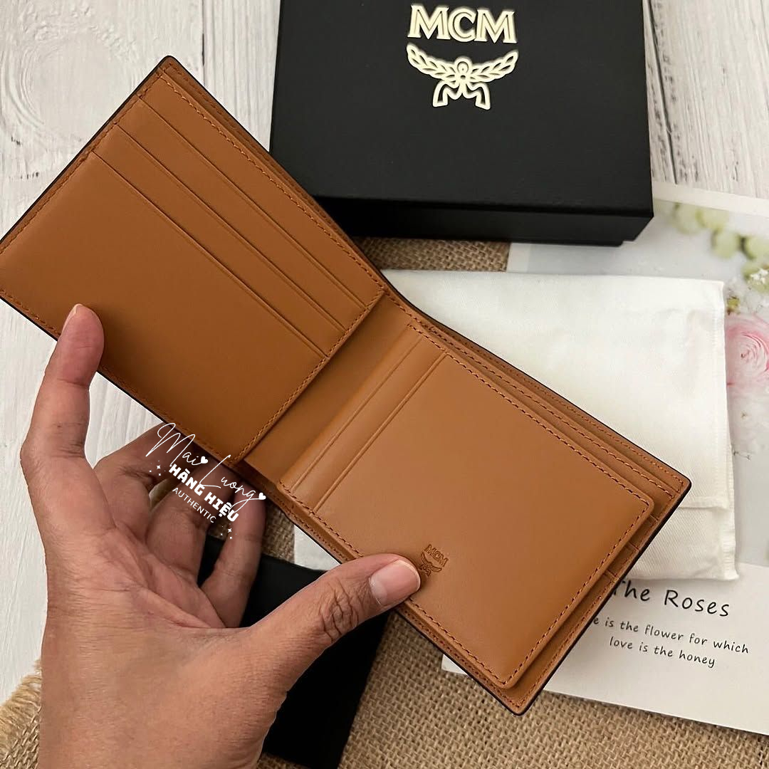 Ví MCM nâu họa tiết monogram
