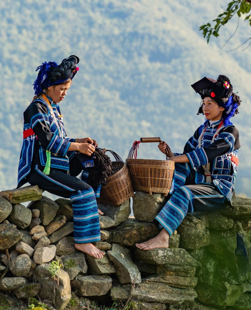 Nếp sống người đồng mình