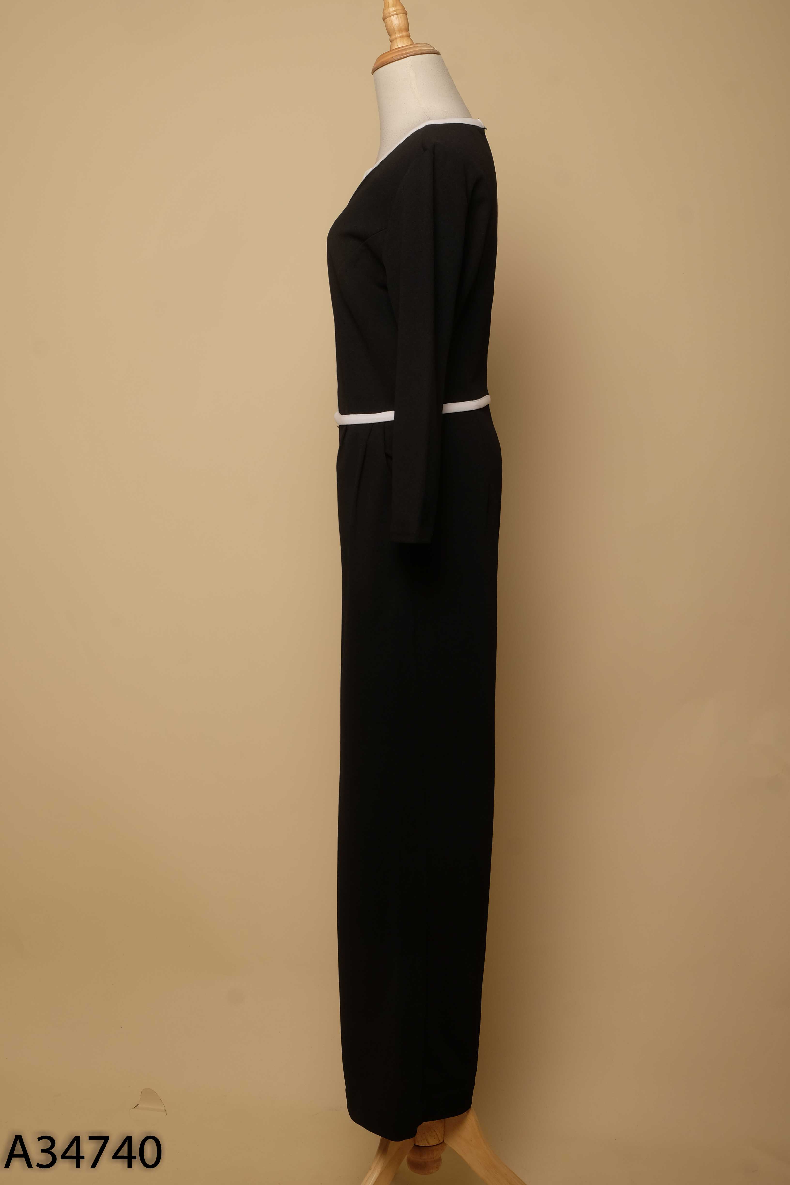 Jumpsuits đen viền trắng tay lỡ