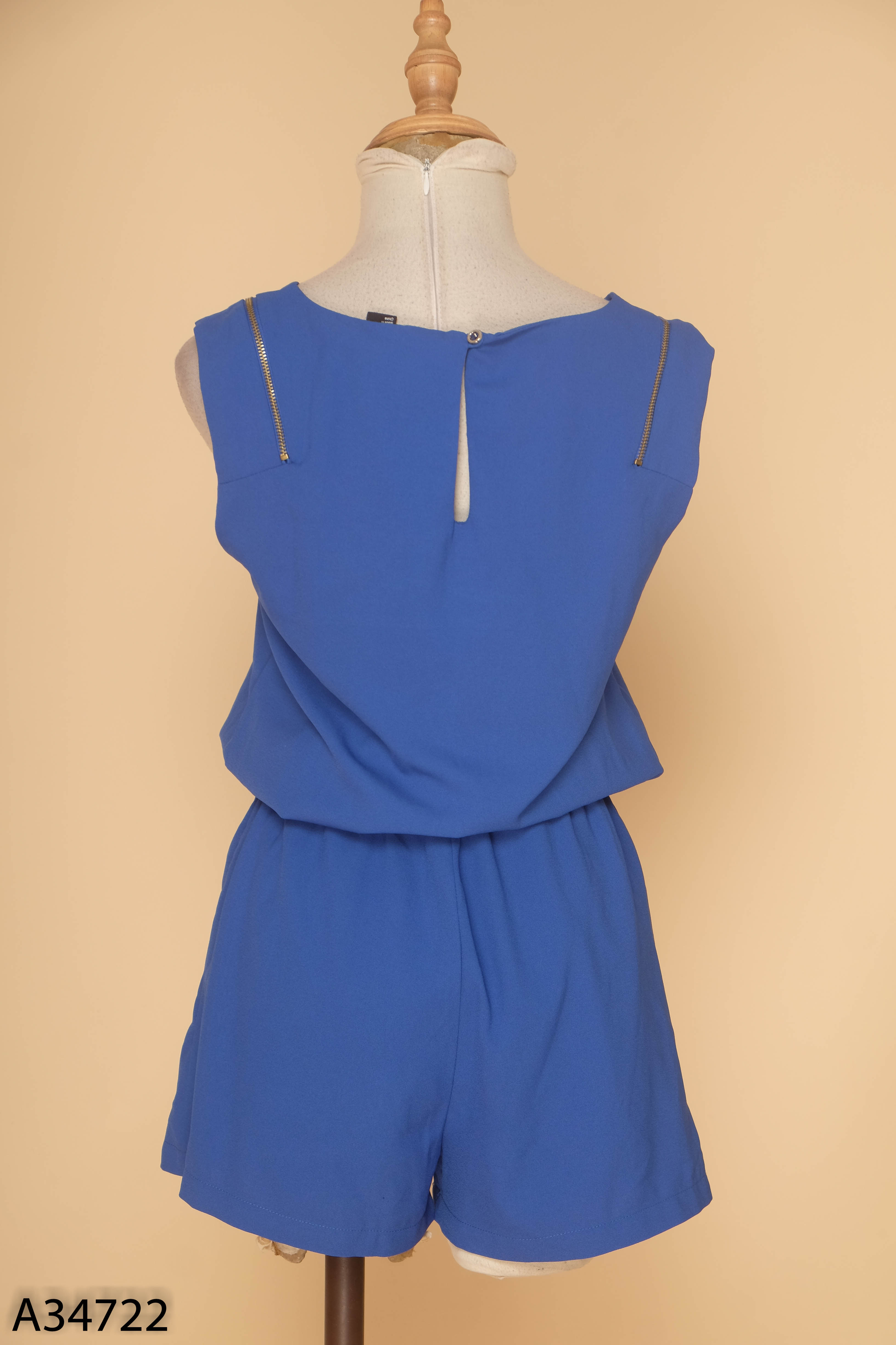 Jumpsuit xanh sát nách phối khóa